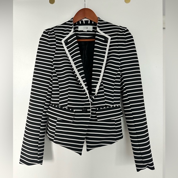 Black & white striped blazer US M - Picture 1 of 4
